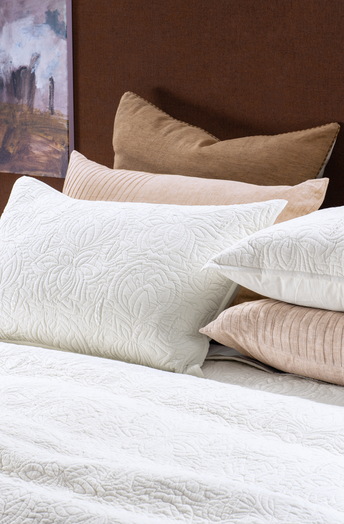 Bianca Lorenne - Fleur De L'Eau - Ivory Bedspread (Pillowcases and Eurocases Sold Separately) image 1